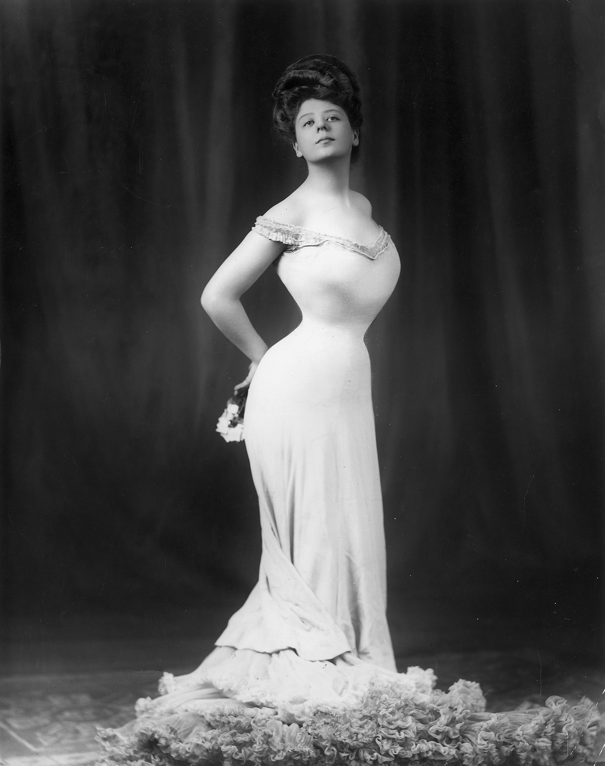 ideal female body 1950