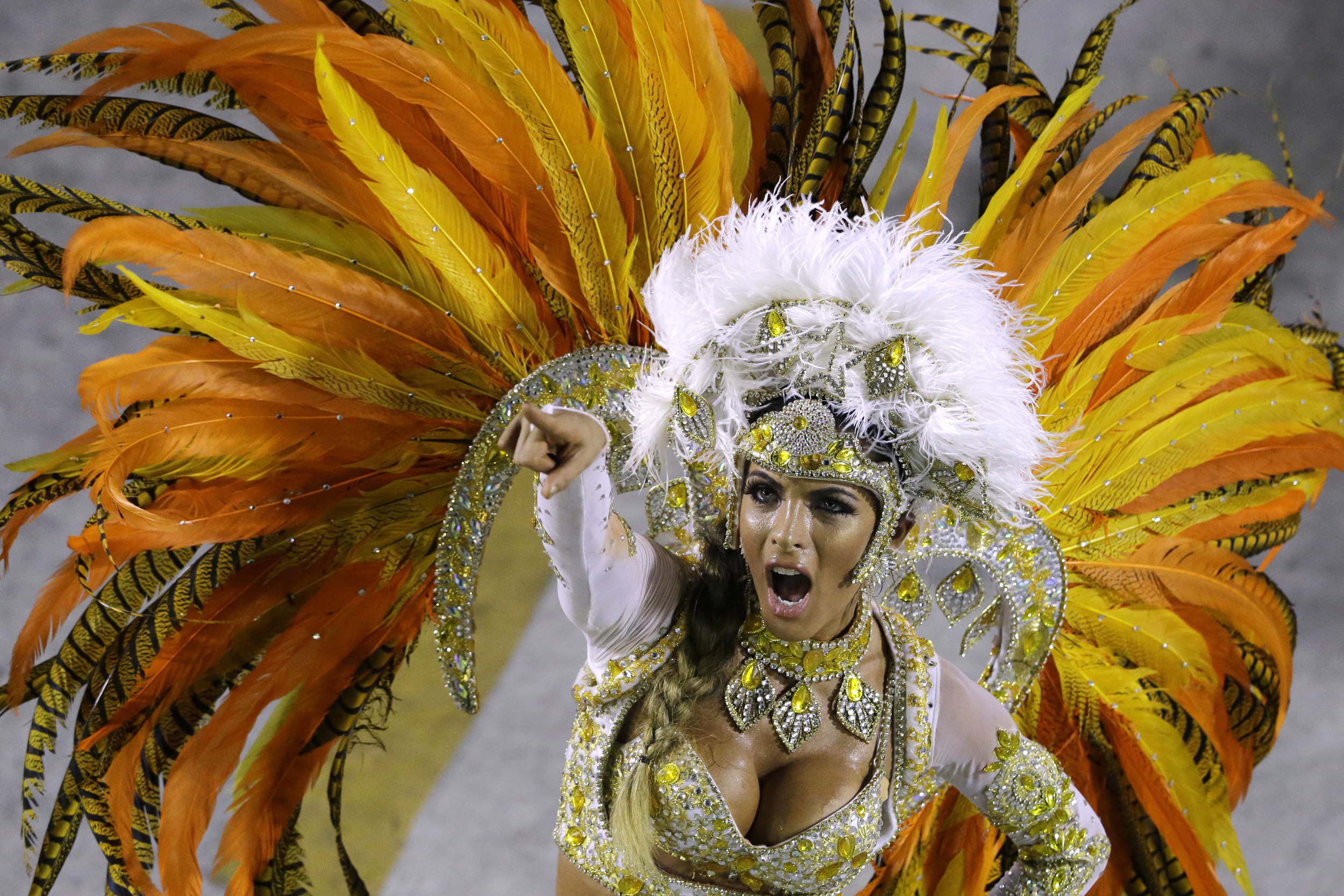 carnaval do rio sambadrome_2018 | Samba, Carnival, Feather