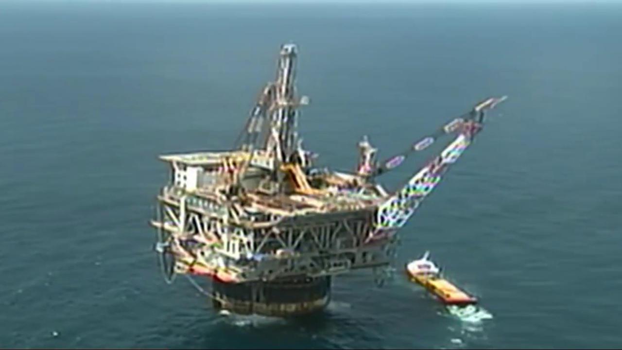 Obama announces sweeping ban on offshore drilling