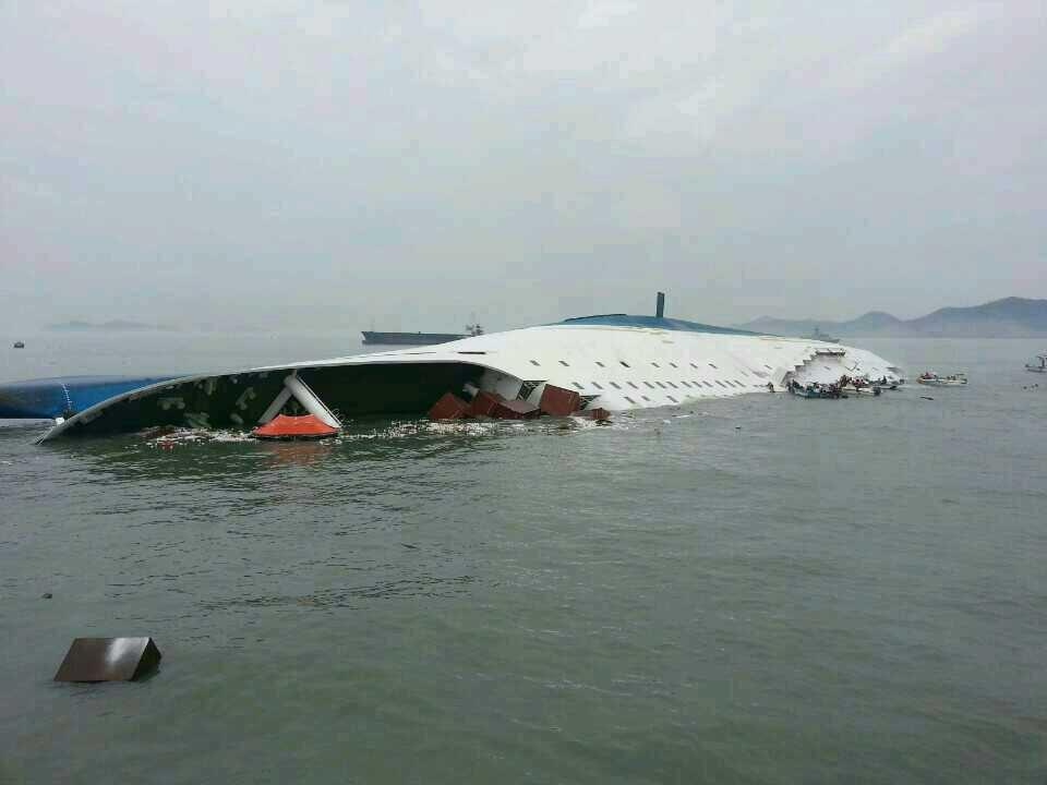 140416_south-korea-ferry-capsize_20ba20efa79cd6e1569f63bd4d357947.jpg