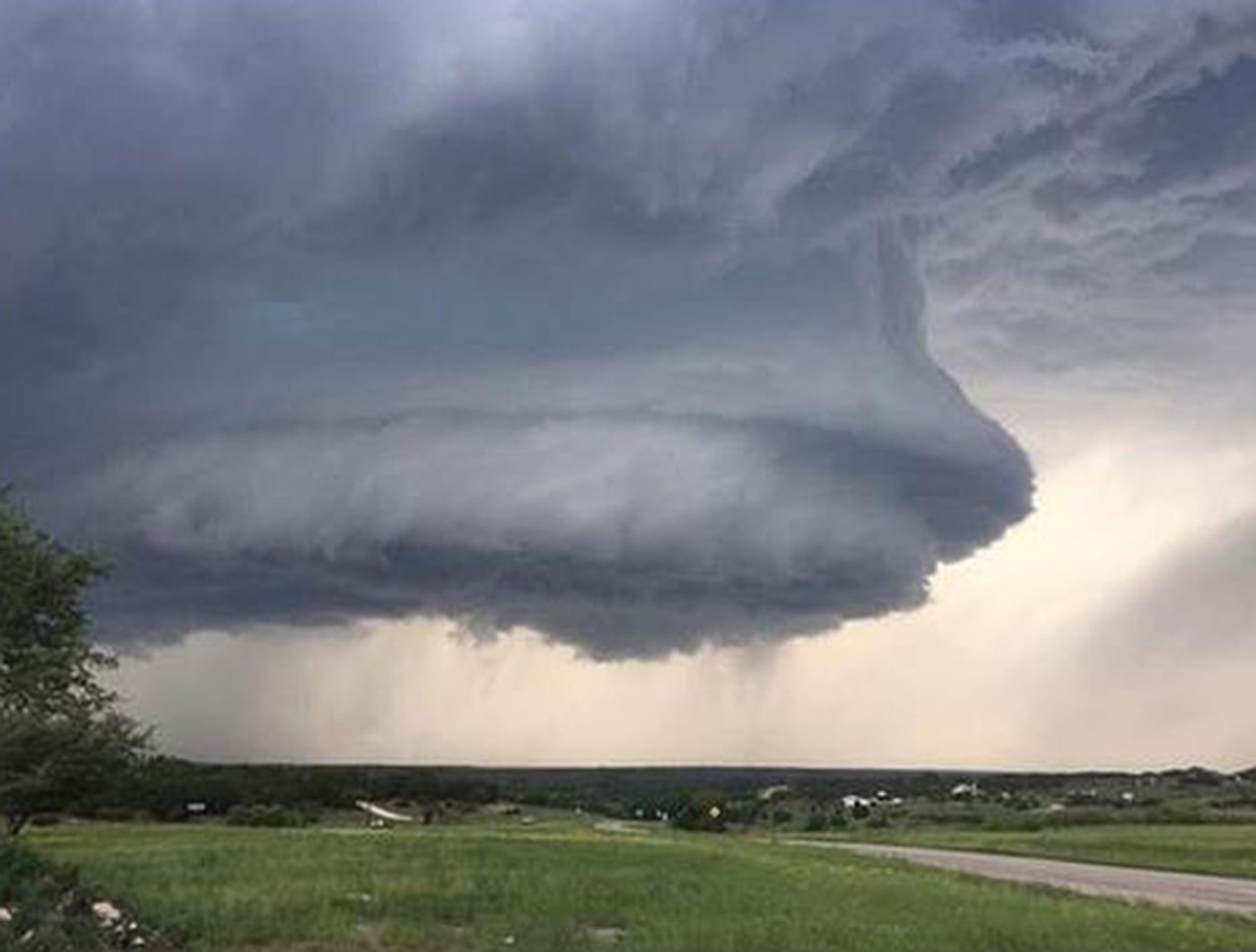 'Extremely Dangerous' Mile-Wide Tornado Roars Through North Texas - NBC News1400 x 1061