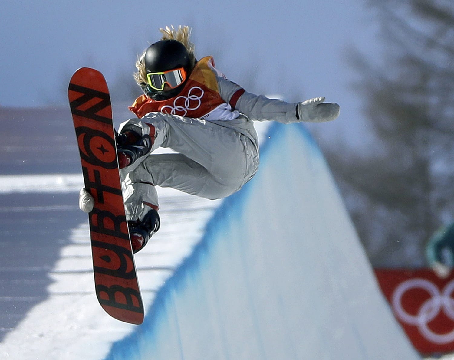 American phenom Chloe Kim wins gold in snowboard halfpipe