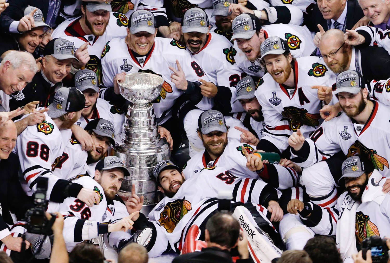 Blackhawks claim third Stanley Cup in six seasons with shutout of