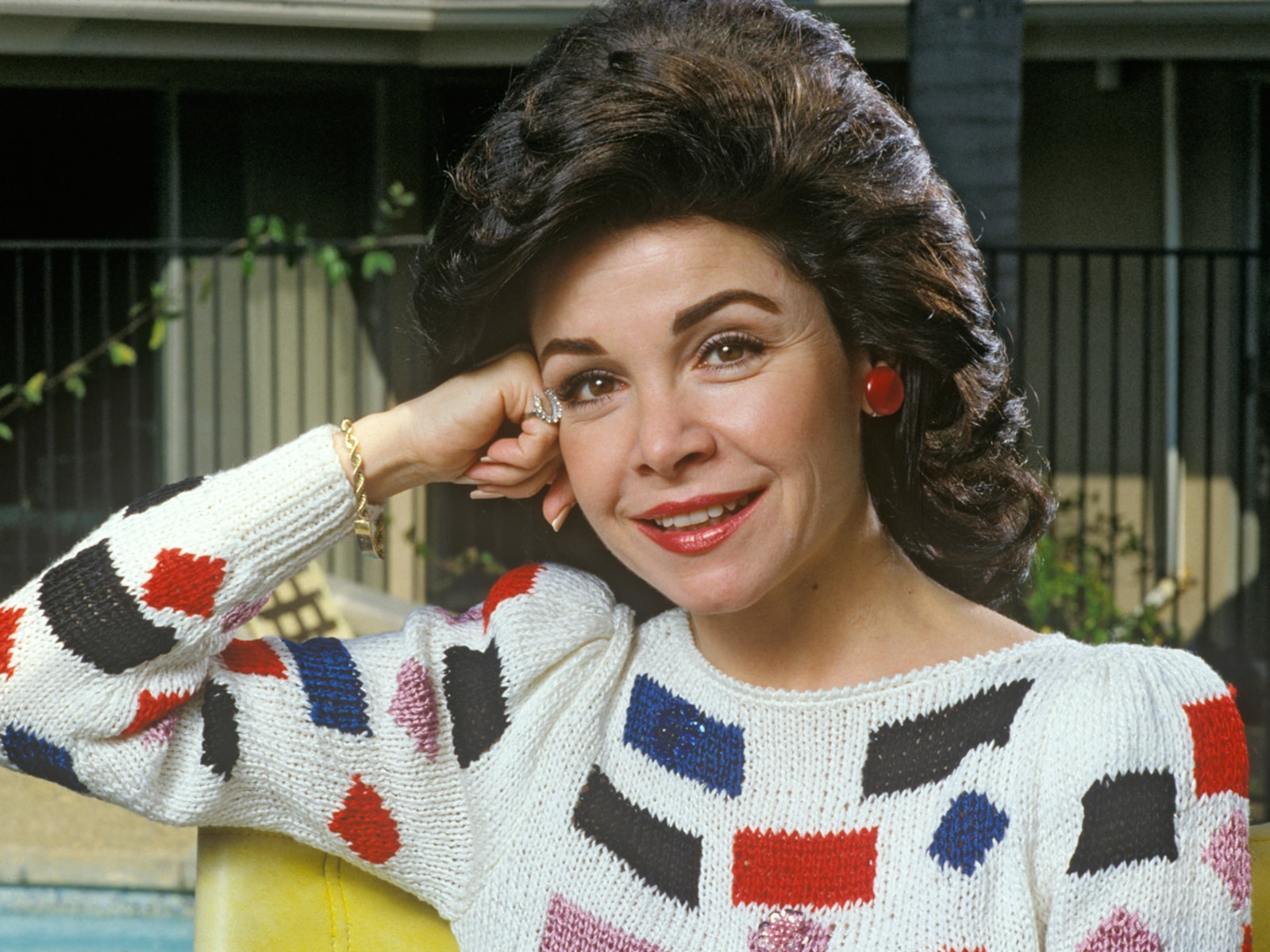 tdy-130408-annette-funicello.today-ss-sl