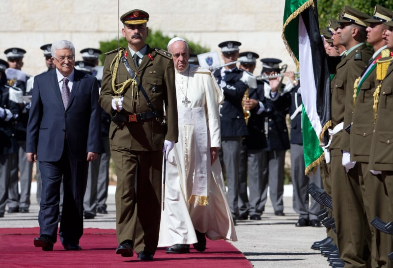 Image: Pope Francis is welcomed by Palestinian President Mahmoud Abbas