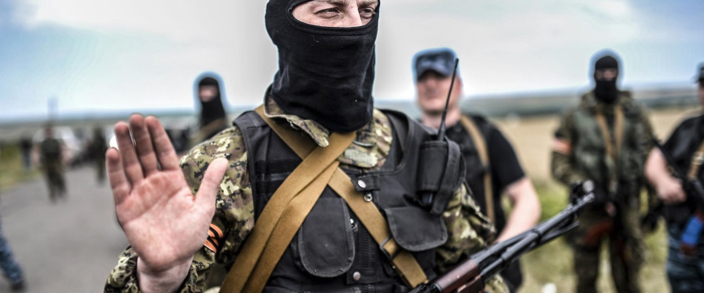 Image: An armed pro-Russian separatist