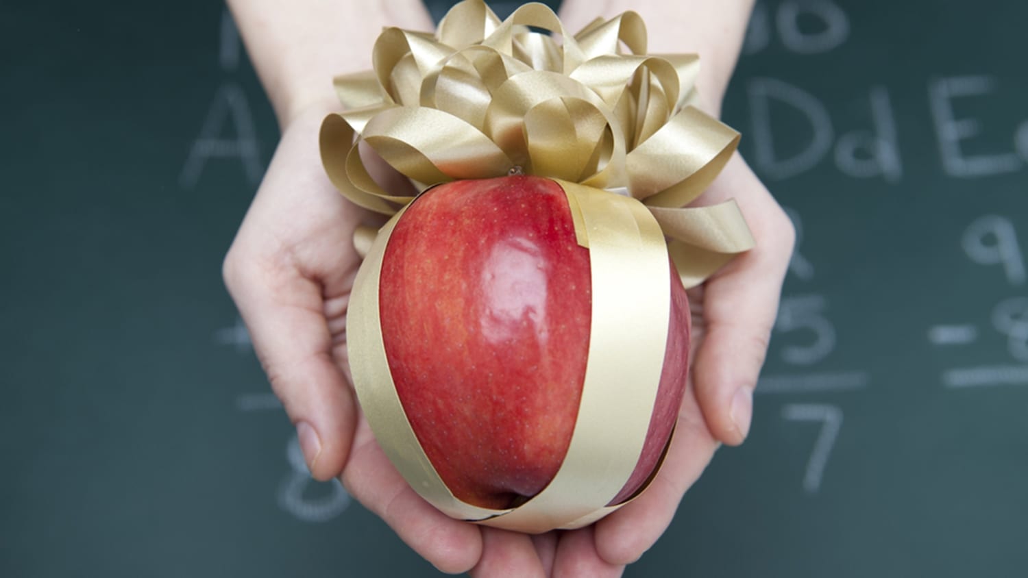 Heres A List Of The 5 Best And Worst Gifts To Give Teachers