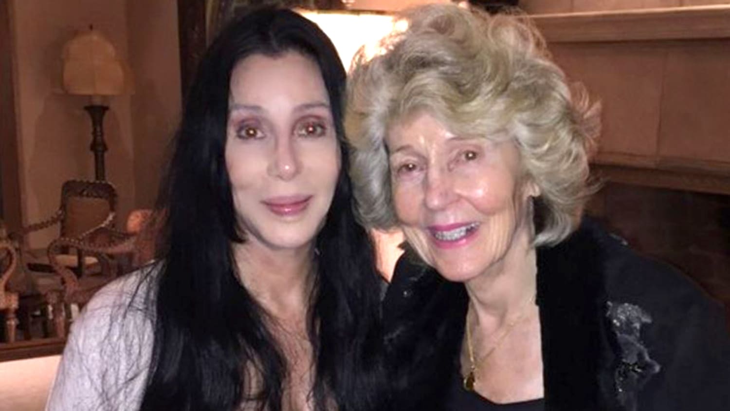 Talk About Turning Back Time Cher And Her Mom Look Amazing In New