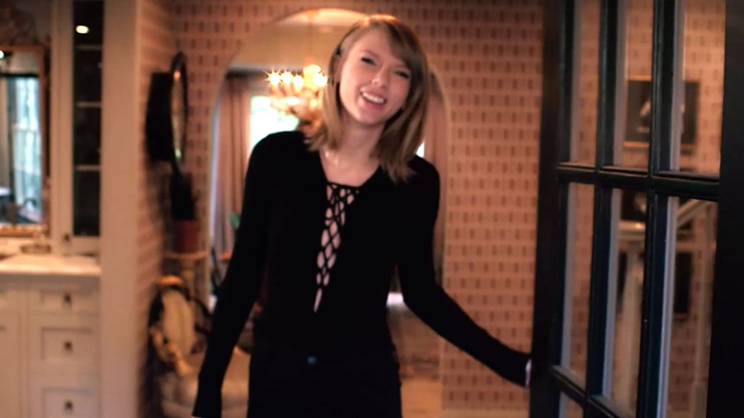 Taylor Swift Gives Tour Of Her California Home While Answering