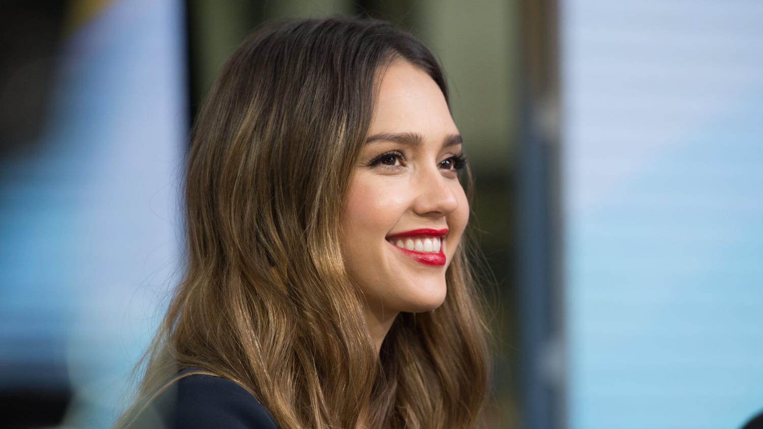 Jessica Alba's favorite nail polish is the perfect neutral hue - TODAY.com