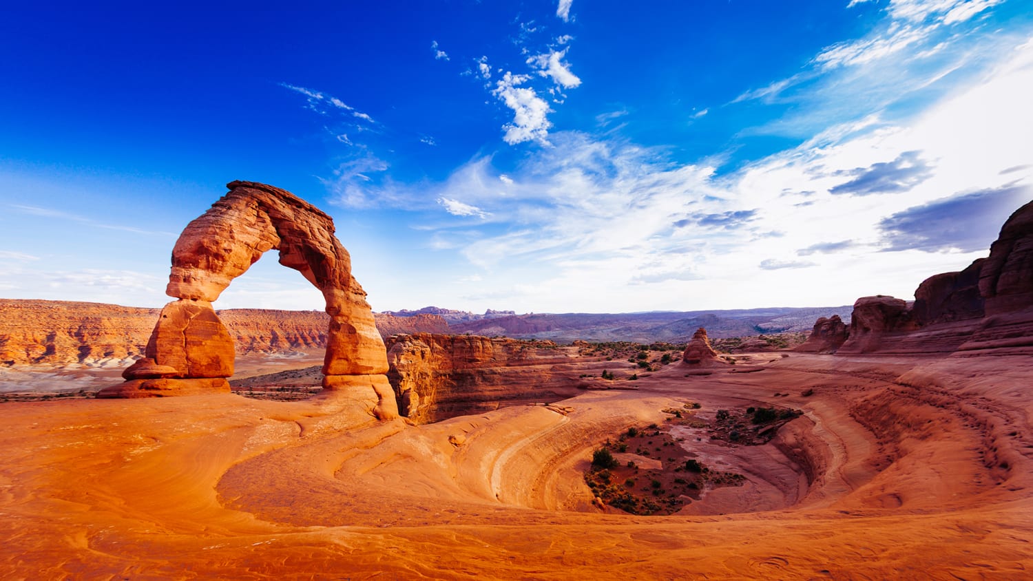 travel-guide-for-moab-utah-arches-national-park-today-180619-tease_68f66bd8e63829e706b1fa7ab2ac4426.jpg