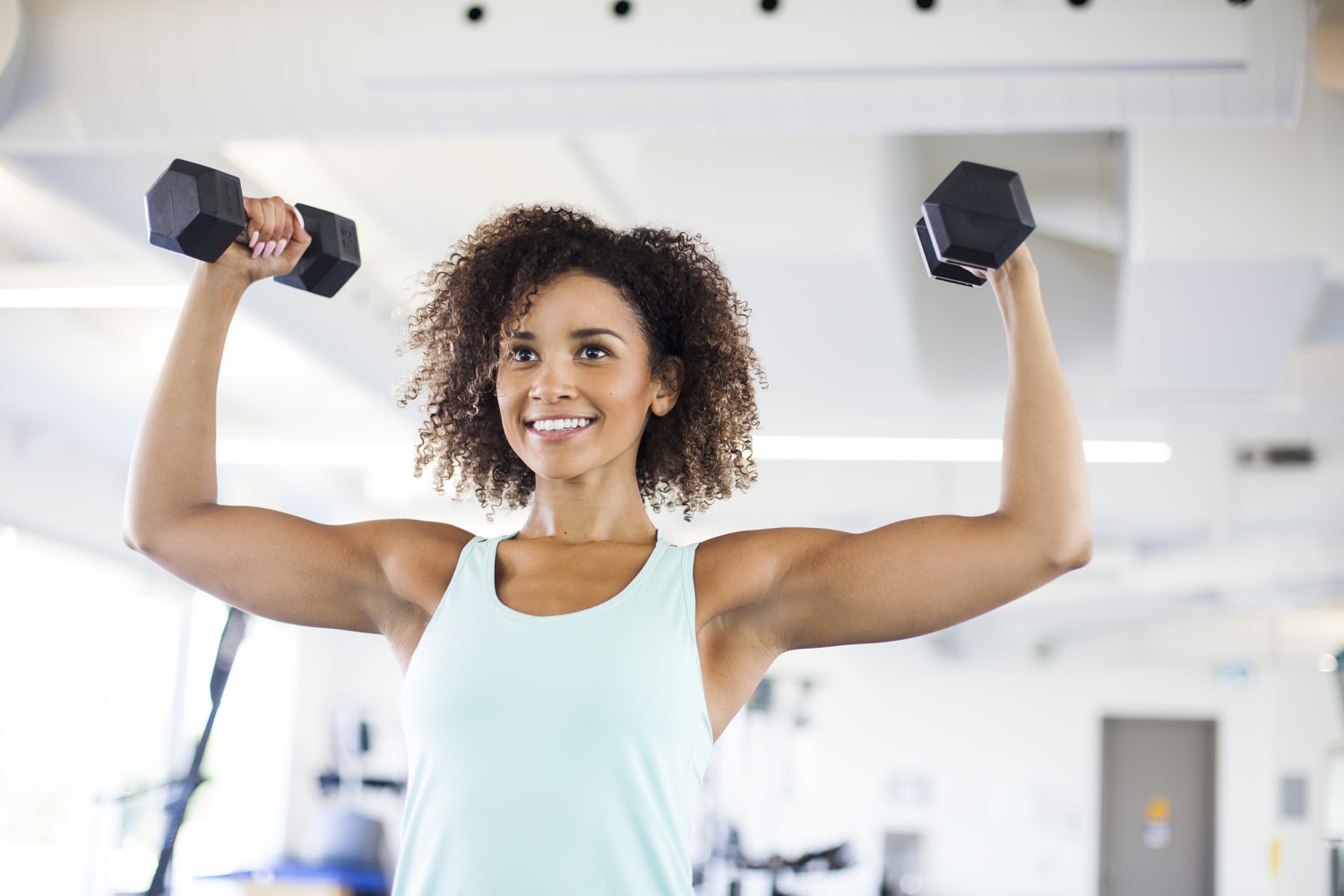 4 Arm Exercises to Sculpt STRONG Shoulders, Chest and Back Muscles