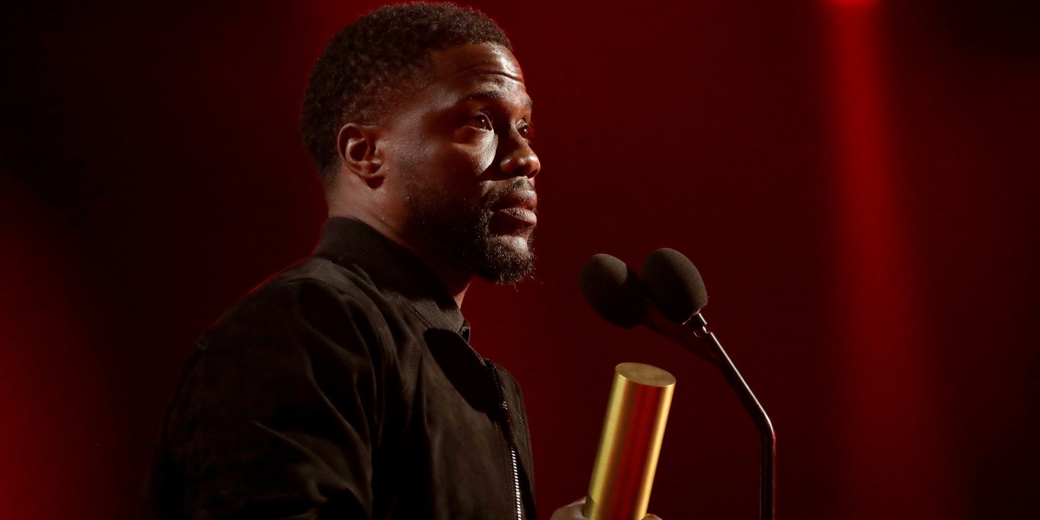 Kevin Hart Honored At People S Choice Awards In 1st Public