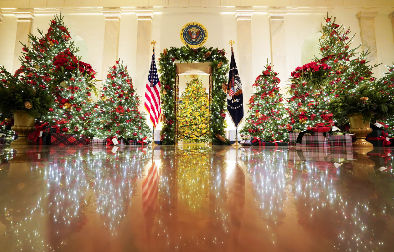 White House Hosting Indoor Holiday Parties Despite Warnings From Top Health Officials