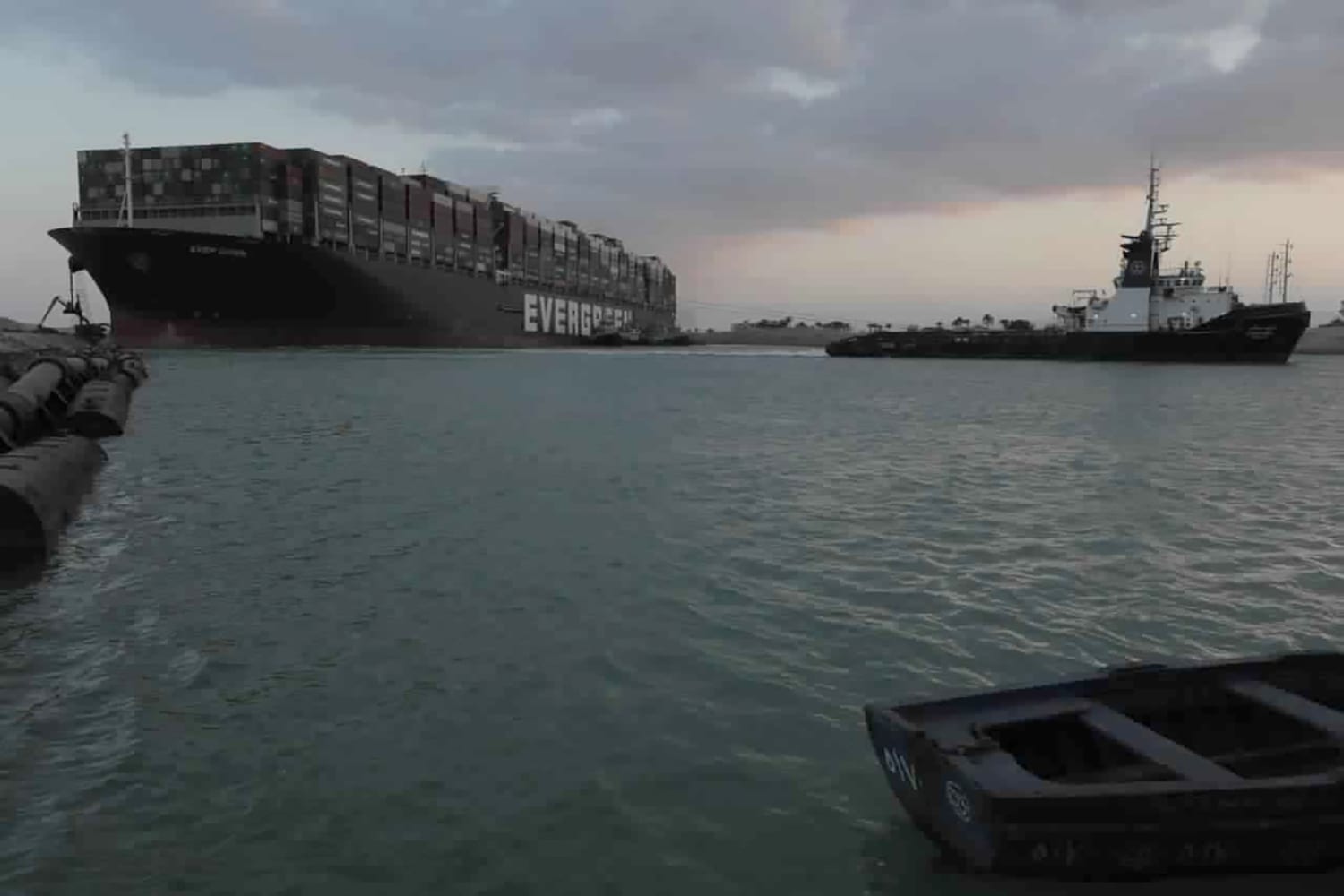 Suez Canal Blocked : Wx0jy7qpis36vm