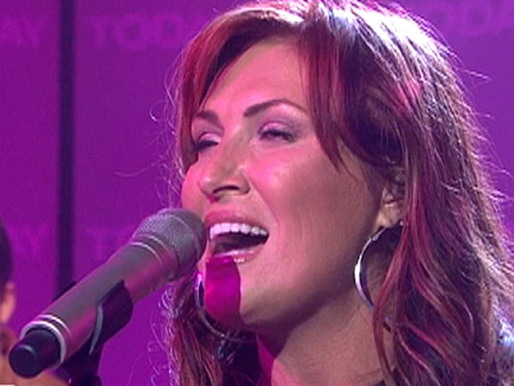 Jo Dee Messina sings on TODAY - Video on TODAY.com