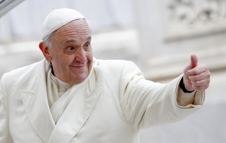 Veni، vidi، vici! تویی‌تر لاتینی پاپ نتز ۲۰۰،۰۰۰ پیرو