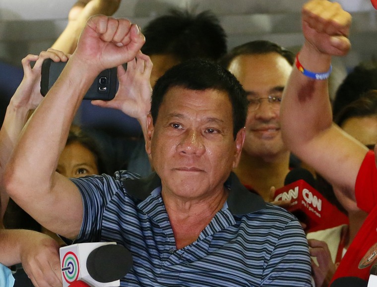 رودریگو Duterte، فیلیپین ترامپ، به  نکردن جوک و قول خشونت ادامه می‌دهد.