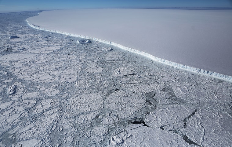 Image: *** BESTPIX *** NASA's Operation IceBridge Studies Ice Loss In Antarctica