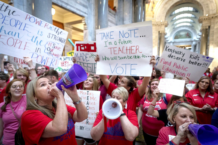 Image: Teachers from across Kentucky gather inside the state Capitol