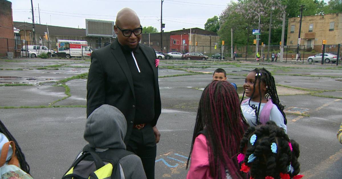 Philadelphia school focuses on black male teachers as role models