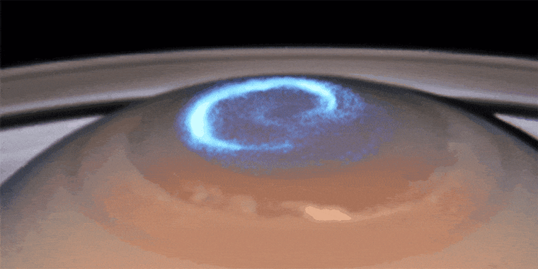 Image: Saturn Aurora