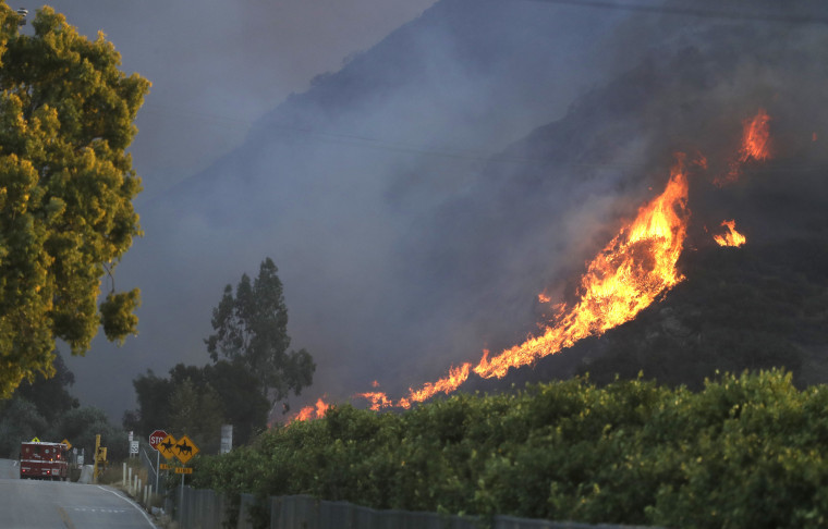 Image: Thousand Oaks wildfire