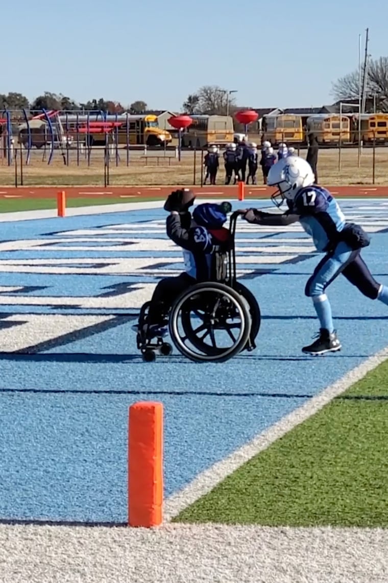 Karter Gardenhire scored a touchdown with help from his teammate, Case Kunkle. 
