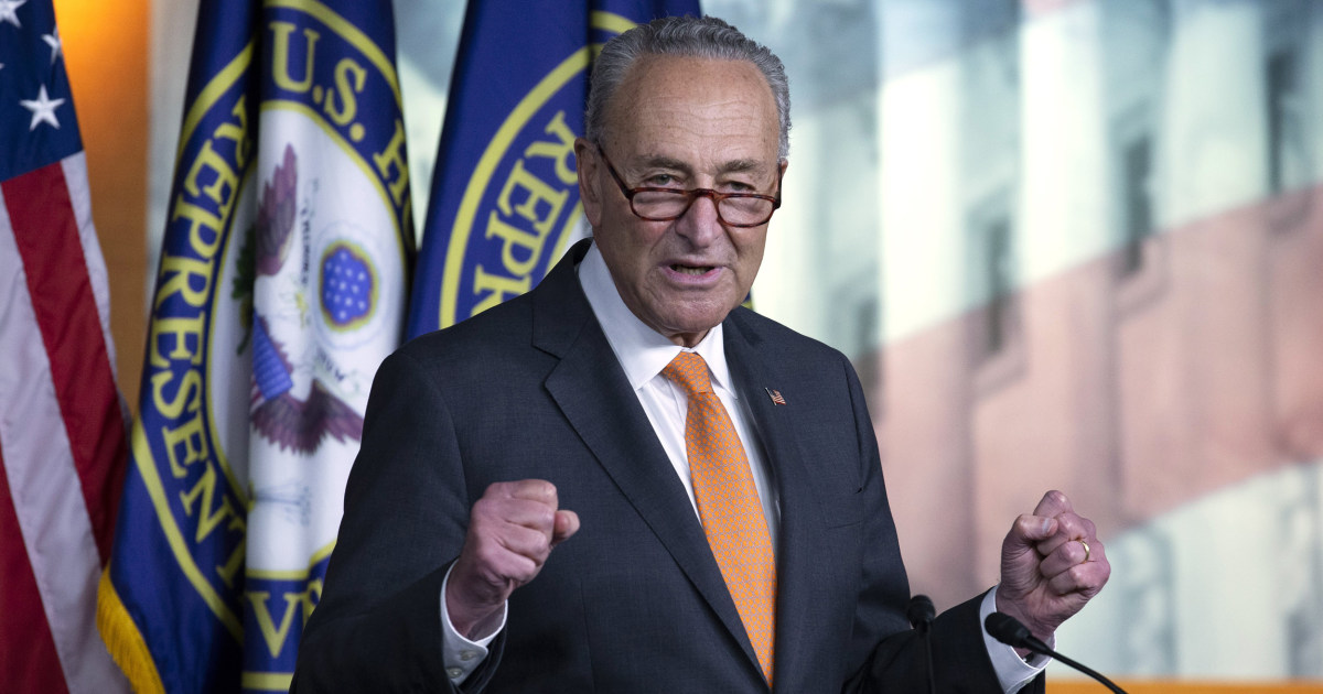 Schumer calls on top Republicans to make a deal on coronavirus relief thumbnail