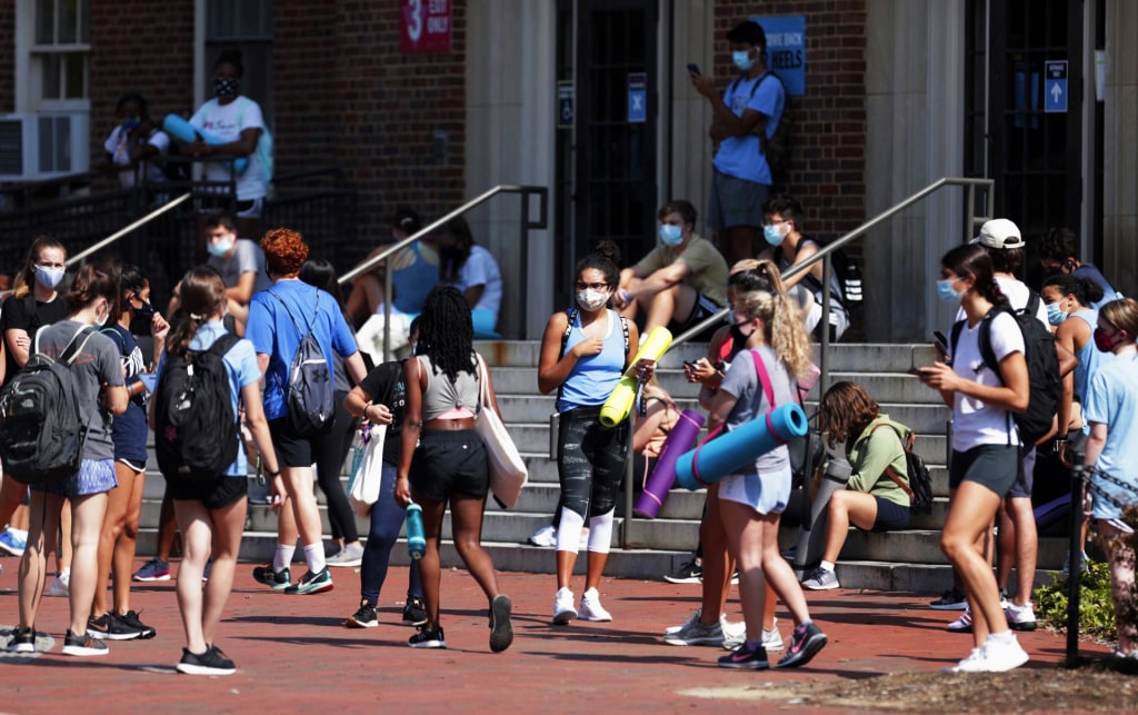 They Put Us All In Danger Unc Chapel Hill Students Outraged After Quick Shift To Virtual Learning