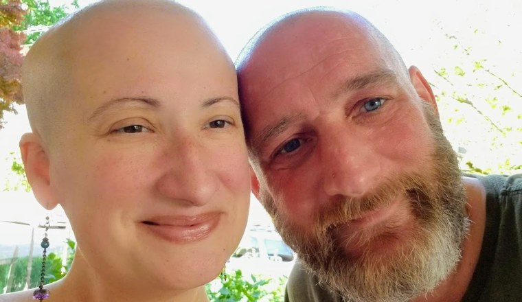 Kara DuBois' husband, Chuck Elliott, and her mom, Georgette DuBois, helped DuBois grapple with end-stage heart failure and three heart attacks since November 2019. 