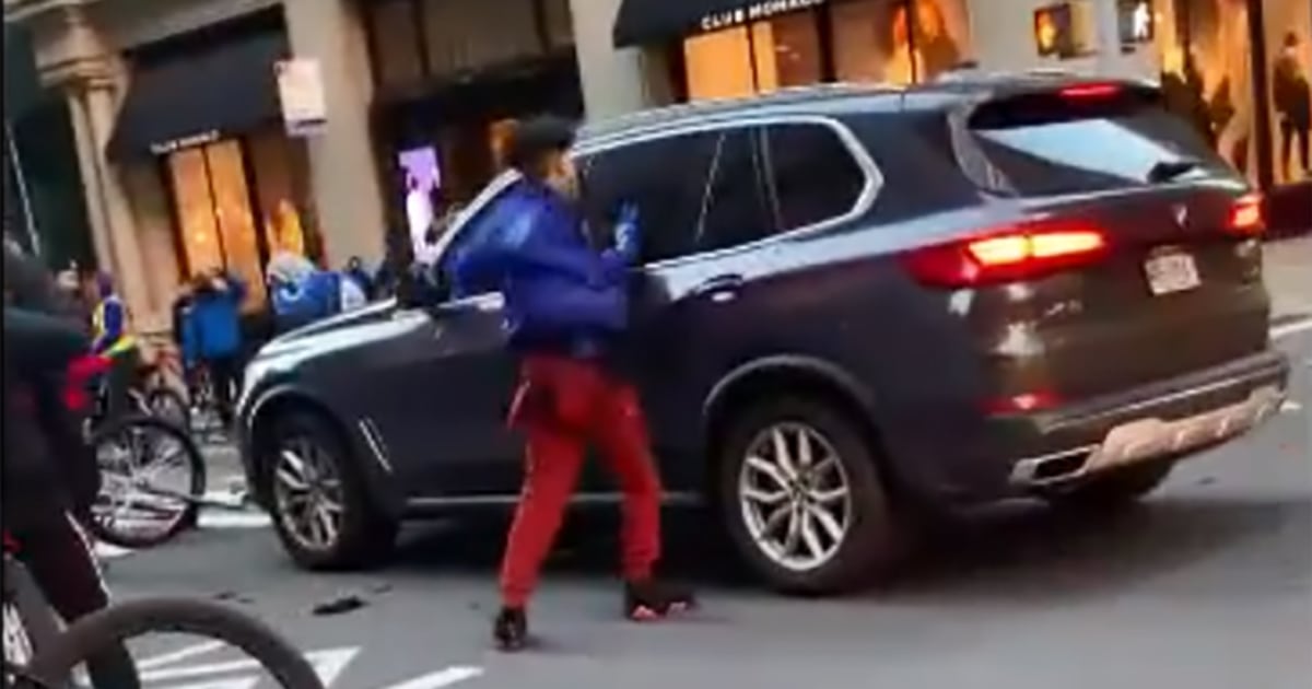 Video captures the moment cyclists attack car in NYC
