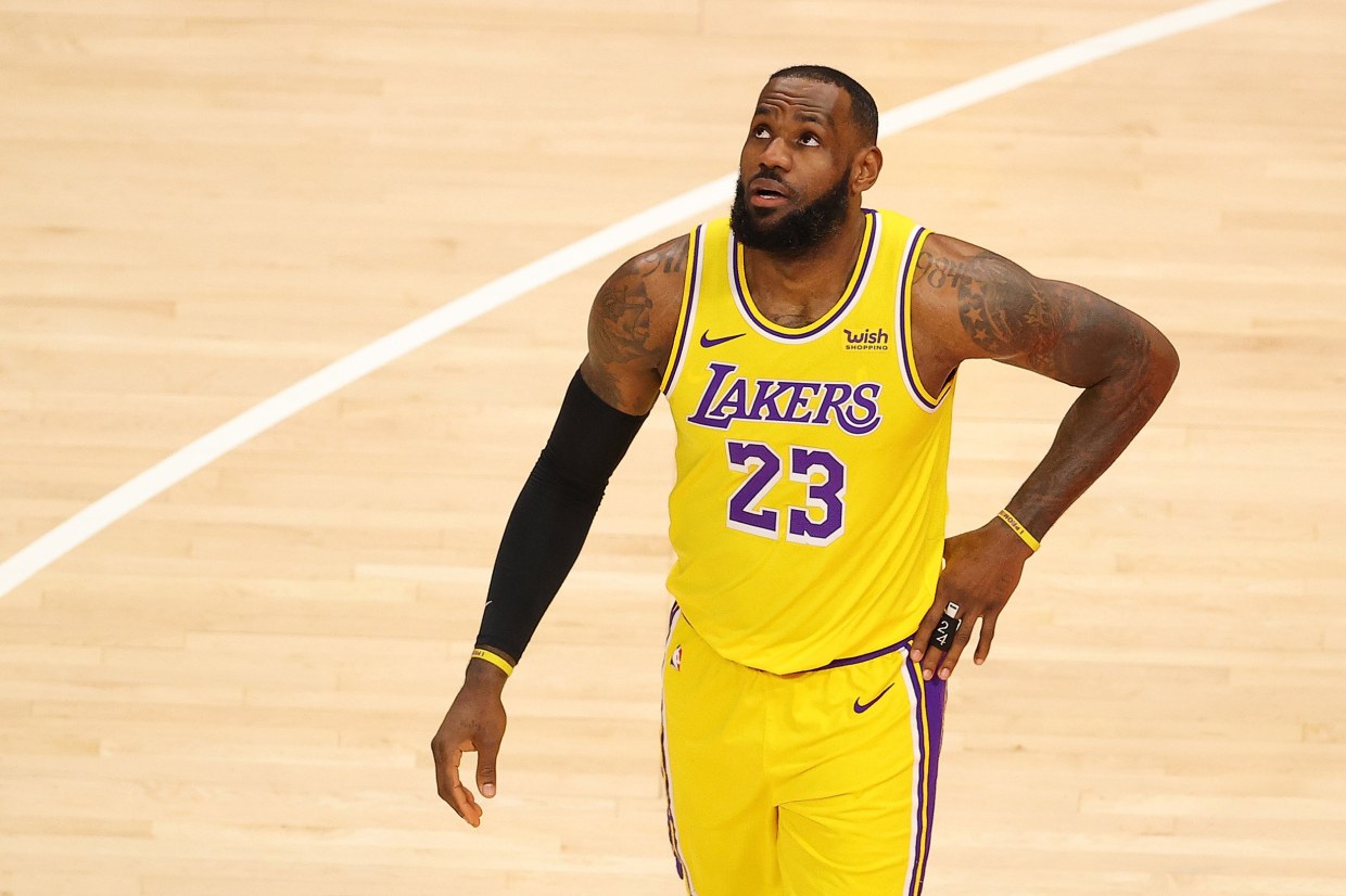 Lebron James Calls Heckler Ejected From Lakers Game Courtside Karen