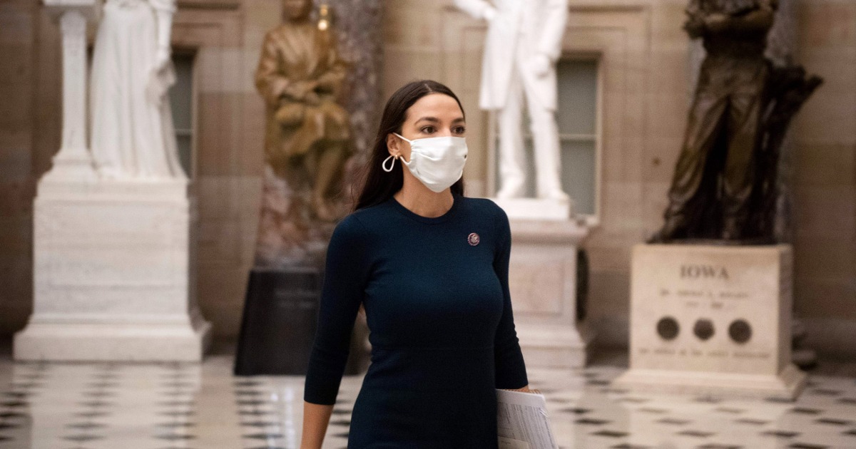 AOC raises $ 2 million for aid to Texas and heads to Houston after attacking Cruz for trip to Mexico
