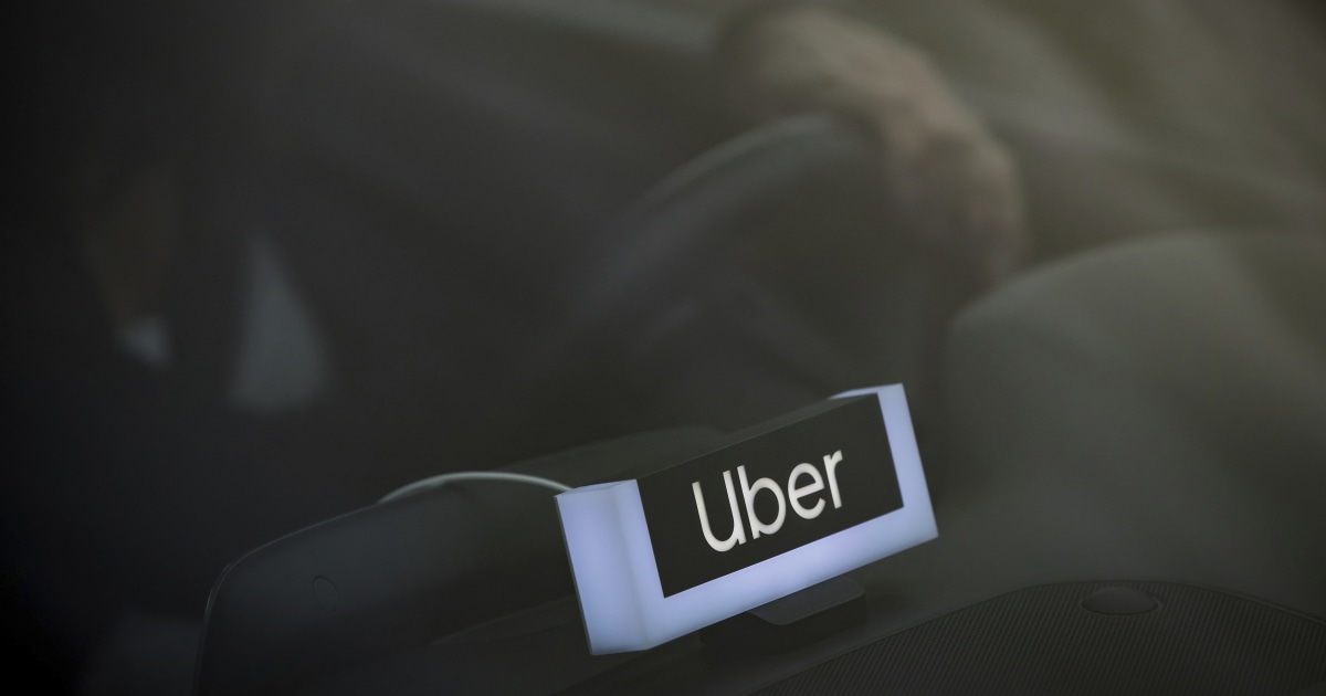 Uber driver received pepper spray after ejecting pilot without mask, police said