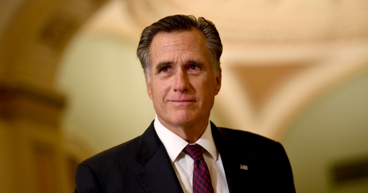 Mitt Romney receives the John F. Kennedy Profile in Courage award