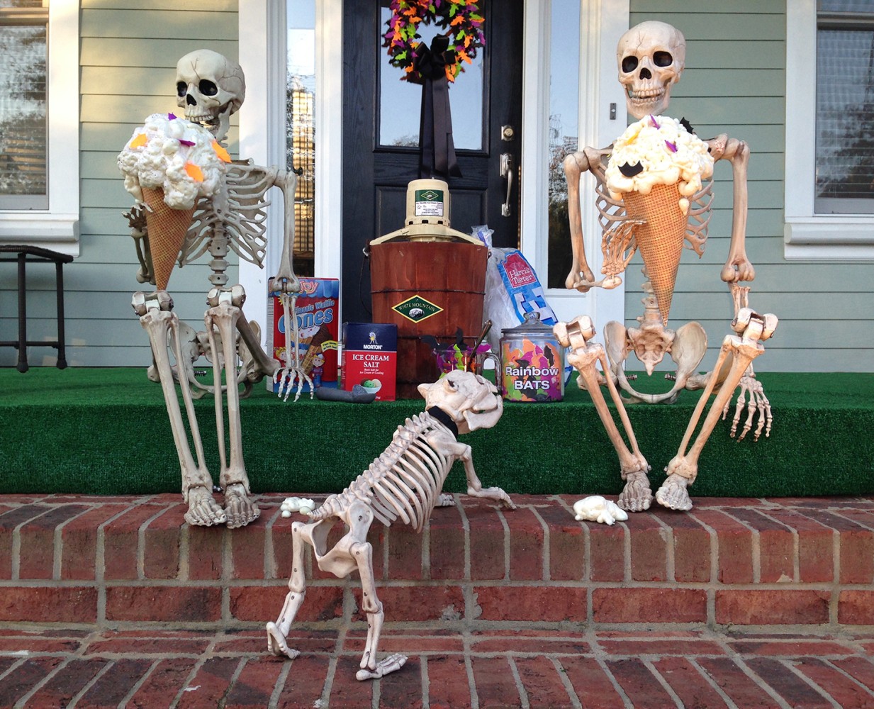 No bones about it: Comical, creative 'Baxter Skeletons' rule Halloween ...